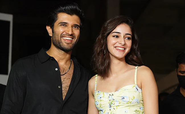 Liger Stars Vijay Deverakonda And Ananya Panday Left Event Because Of "Uncontrollable" Crowd