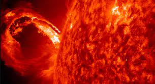 Giant eruption occurs on the Sun; might caught geomagnetic storms